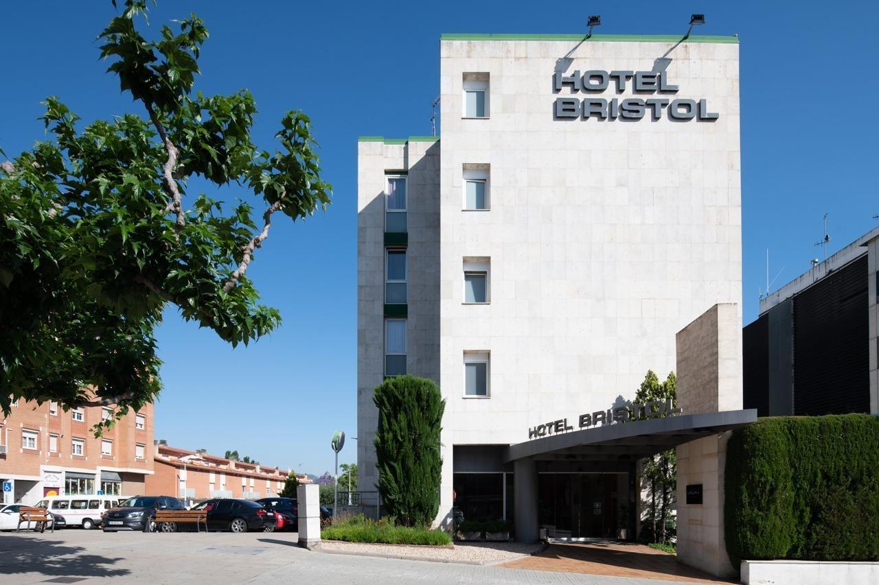 Отель Catalonia Bristol Сан-Адрес-де-ла-Барка Экстерьер фото